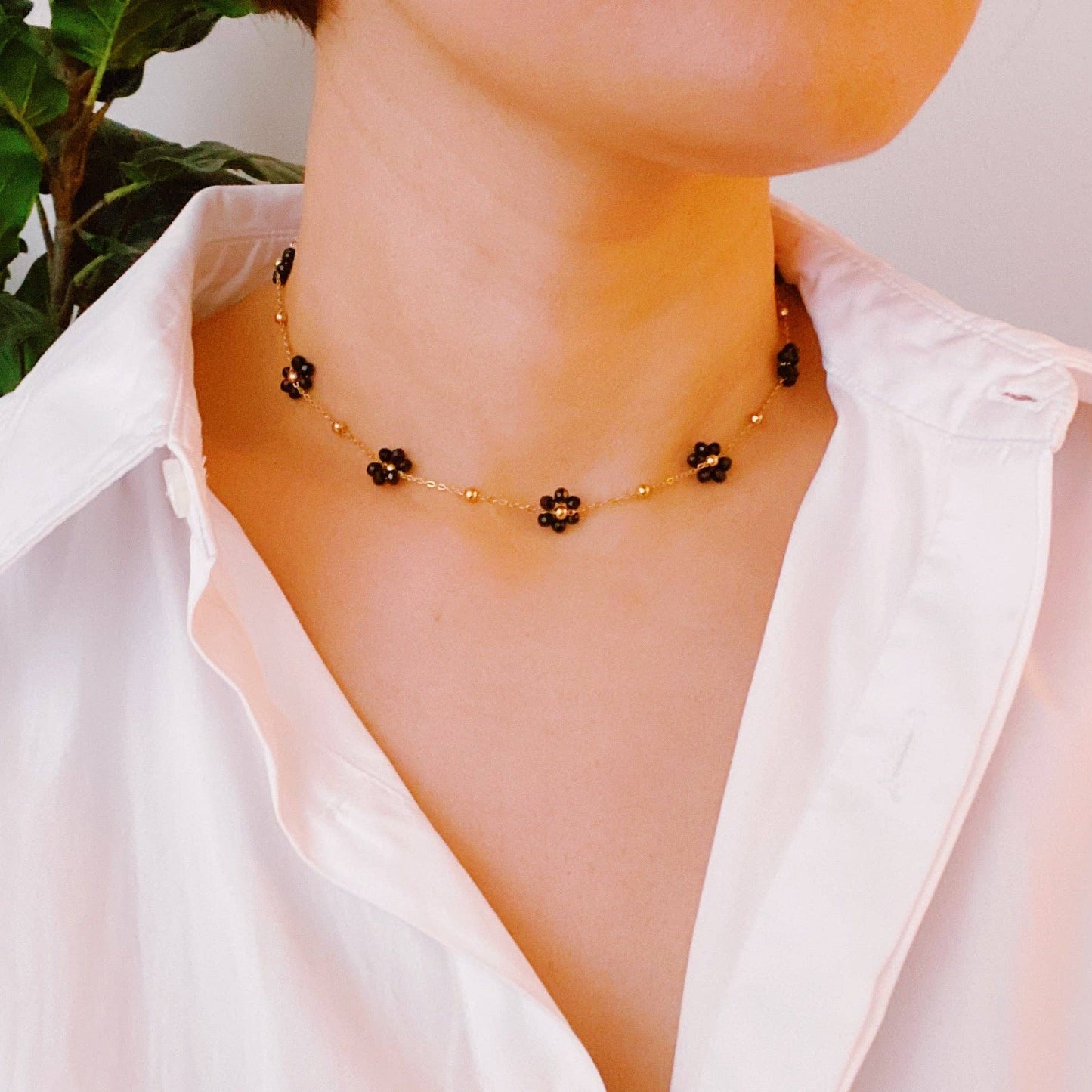 Beaded Flower Necklace Black